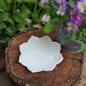 Mandala bílá